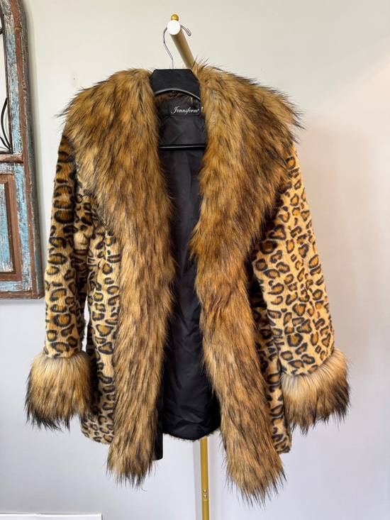 jenniferm Jackets & Blazers - Jenniferm Leopard Print Faux Fur Coat with Trim EUC L